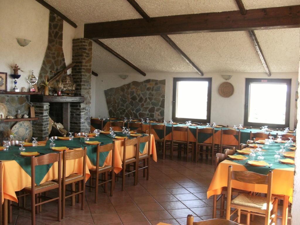 Agriturismo Finagliosu Palmadula Eksteriør billede