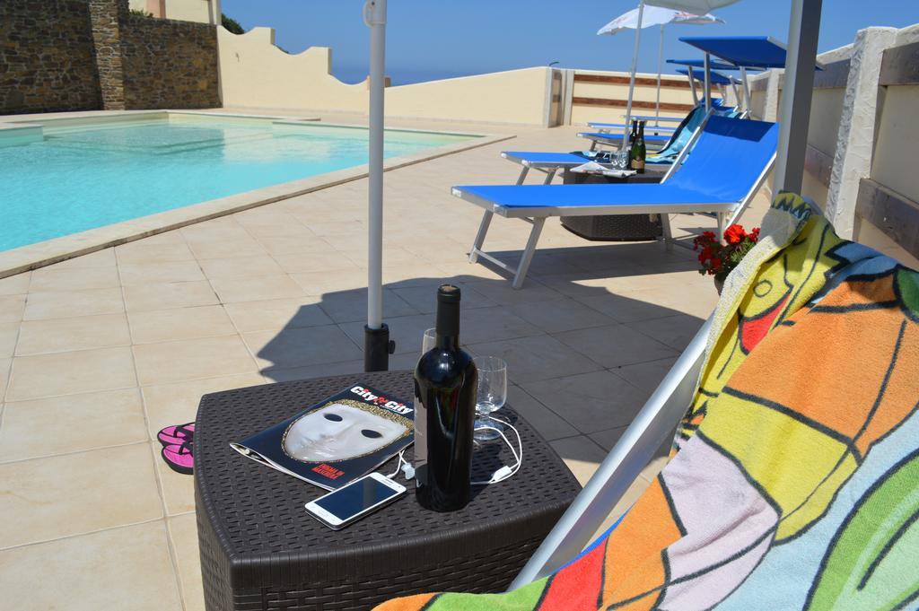 Agriturismo Finagliosu Palmadula Eksteriør billede